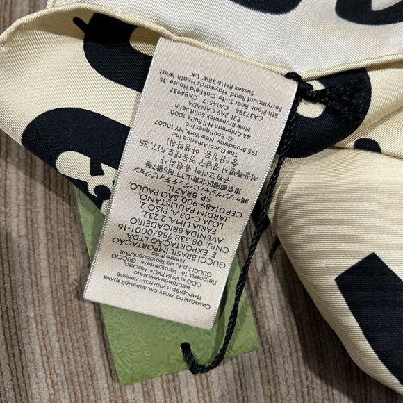 gucci silk scarf - Picture 5 of 8